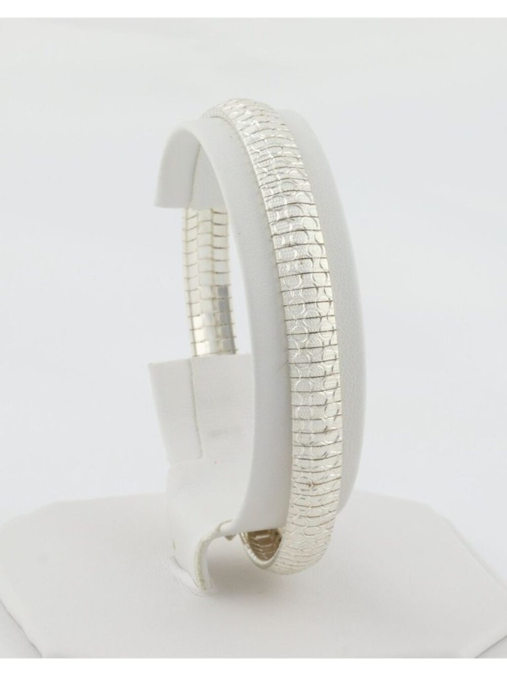 Sterling Silver Shiny Textured Omega Chain Bracelet 8" inch